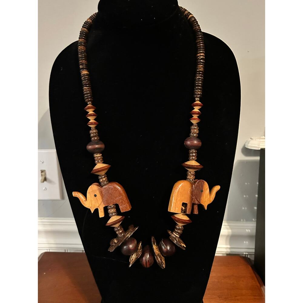 Vintage Handcrafted Carved Elephant Necklace Brown Beaded Statement Boho - Picture 2 of 12